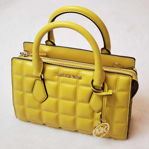 💛NEW Michael Kors SHEILA Small CZ Quilted Vegan Satchel Crossbody Handbag Purse - Picture 1 of 16